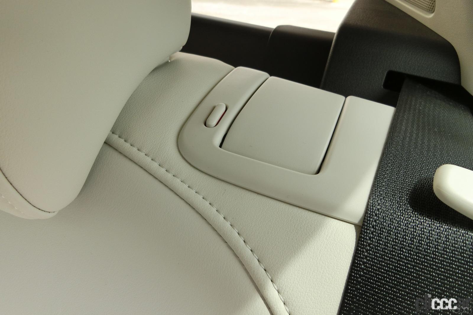 u424 rear seat lever light side 画像｜マツダ「CX60」のシートにまつわる機能・性能を徹底チェック！【新車