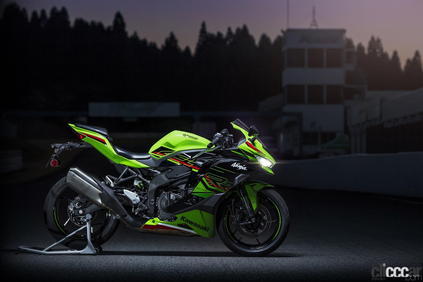 カワサキの4気筒400ccスポーツバイク「ZX-4R」シリーズは112万2000円 
