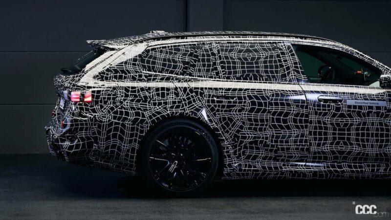 「BMW最強ワゴン「M5 ツーリング」復活へ。ルーフスポイラーなど先行公開」の2枚目の画像