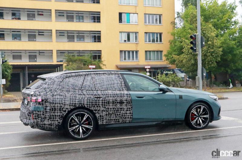 「BMWの電動5シリーズにもワゴン導入。『i5ツーリング』がフロントデザインを完全キャッチ」の8枚目の画像