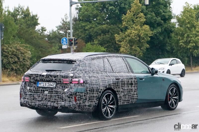 「BMWの電動5シリーズにもワゴン導入。『i5ツーリング』がフロントデザインを完全キャッチ」の10枚目の画像