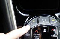 ダッシュボードが70〜80度に！ 夏の暑すぎる車内を「すぐに涼しく」する方法【2023年版】 - エアコン外気導入のイメージ