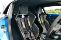 6点式固定レーシングハーネスを備えたSabelt製軽量フルカーボンモノコックバケットシートを搭載！
