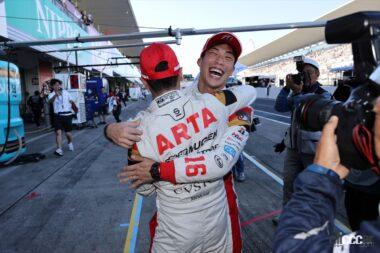 ぽーリポジションを喜ぶ福住仁嶺選手