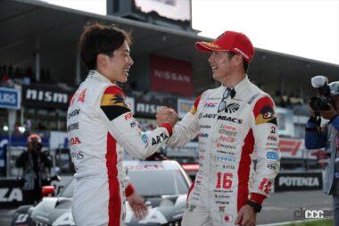 16号車 ARTA MUGEN NSX-GTのドライバー、福住選手と大津選手