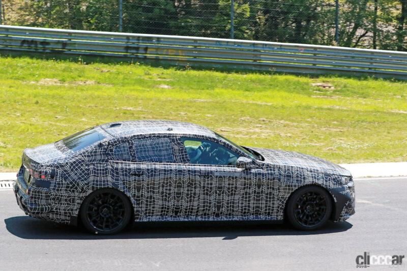 「これが過激ヒップだ！ BMW「M5」新型のフルヌード画像が流出」の5枚目の画像