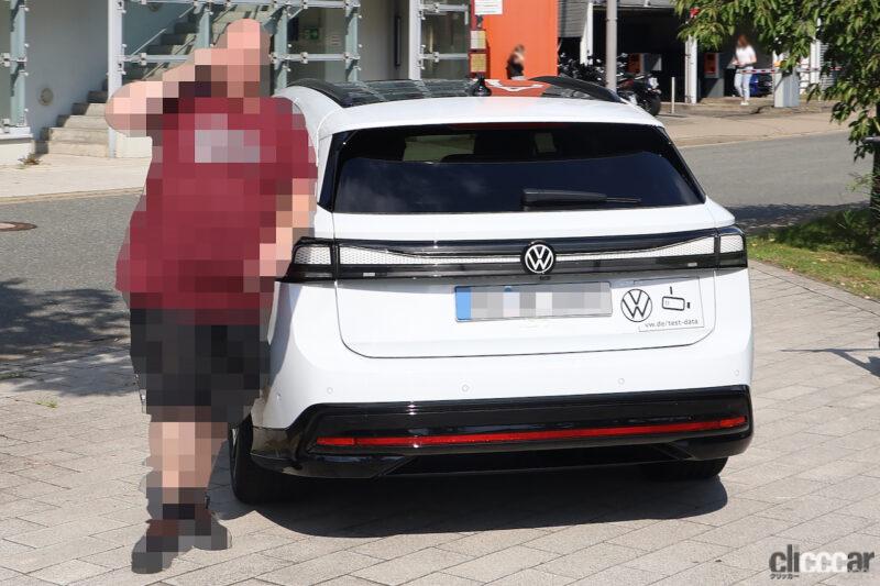 「撮るなよ！ VWパサート後継EVワゴン「ID.7」ついに生産仕様が登場」の10枚目の画像