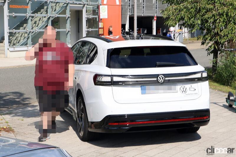 「撮るなよ！ VWパサート後継EVワゴン「ID.7」ついに生産仕様が登場」の9枚目の画像