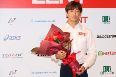 引退発表会見の際の立川祐路選手