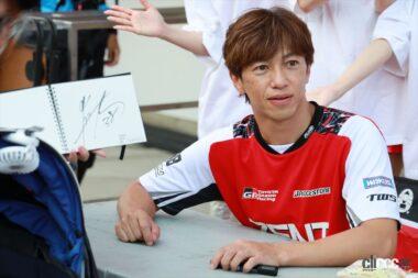 第5戦鈴鹿ピットウォークサイン会での立川祐路選手
