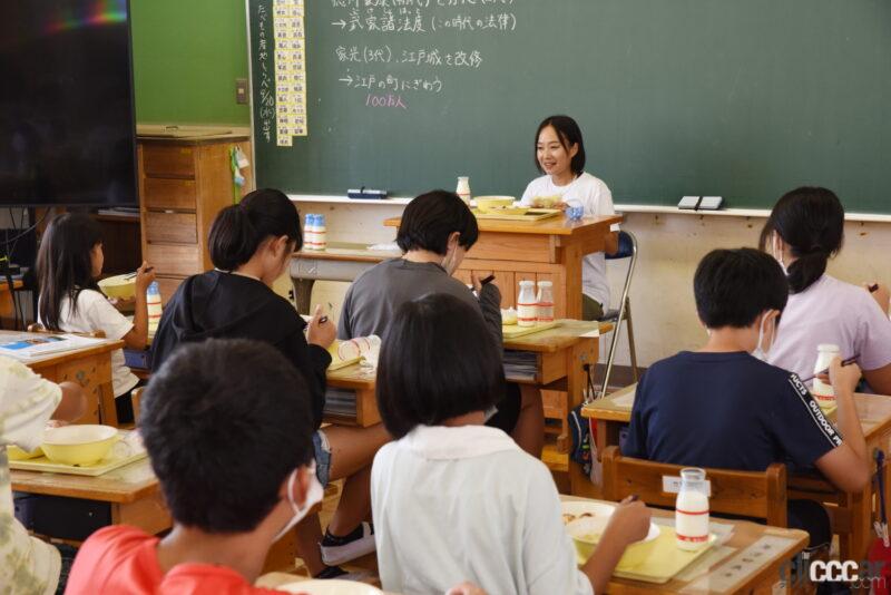 「WRC「ラリージャパン」開催の地元小中学で「ラリー教室」を実施。世界のアライ・新井敏弘先生に子供ら大盛上がり」の6枚目の画像
