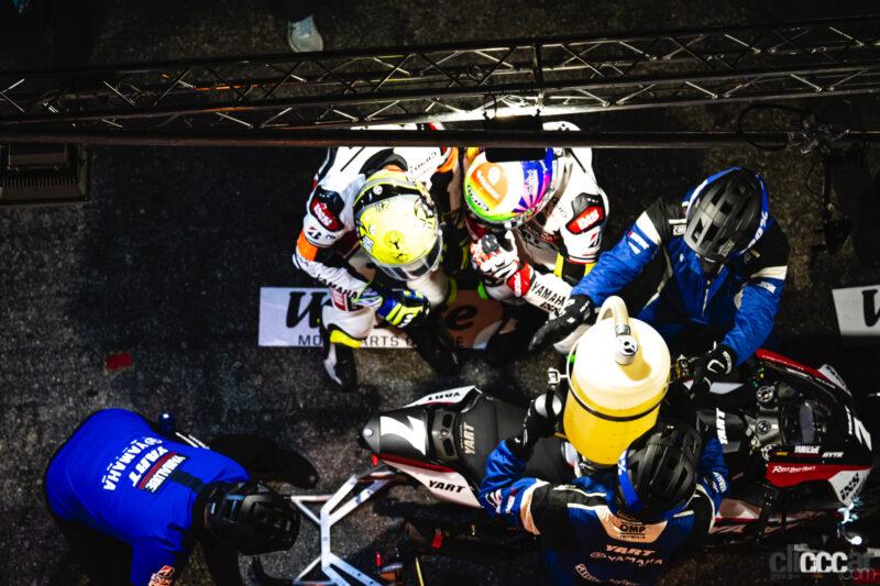 「ヤマハのトップチーム「YARTヤマハ」が世界耐久選手権で2023年の王者に。名車「YZF-R1」の25周年記念カラーで大奮闘！」の5枚目の画像