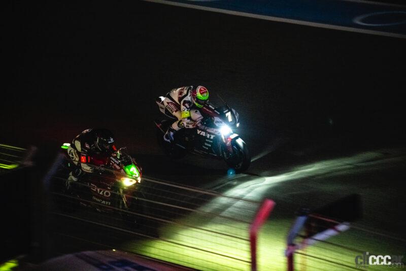 「ヤマハのトップチーム「YARTヤマハ」が世界耐久選手権で2023年の王者に。名車「YZF-R1」の25周年記念カラーで大奮闘！」の10枚目の画像