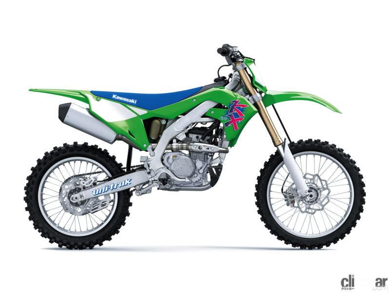 「カワサキの市販モトクロッサー「KX450」「KX250」に50周年記念モデル登場。蛍光ピンクのKXロゴは懐かしさ満点」の3枚目の画像