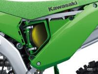 「カワサキがオフロード競技用モデルの新型「KX450／450X」の詳細を公開。5年ぶりのフルチェンジでエンジンを性能アップ」の19枚目の画像ギャラリーへのリンク