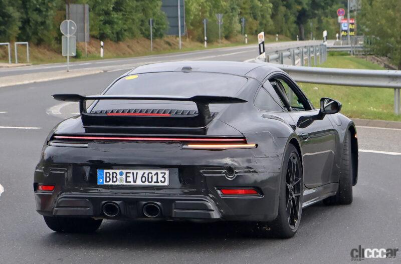 「初の電動化で700馬力！ポルシェ「911 GTS」改良型ハイブリッド、473馬力から脅威のブースト」の10枚目の画像