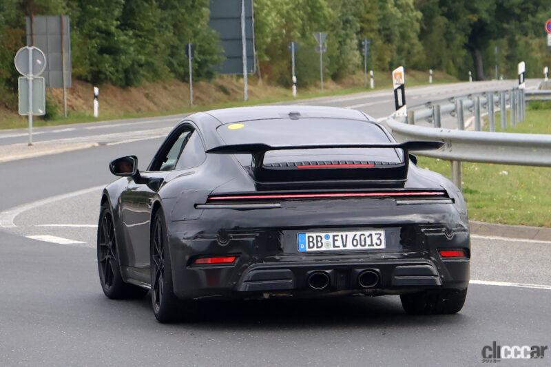 「初の電動化で700馬力！ポルシェ「911 GTS」改良型ハイブリッド、473馬力から脅威のブースト」の12枚目の画像