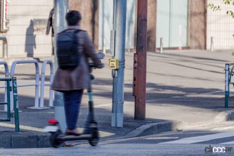 「電動キックボードや自転車の逆走と正面衝突したら車の修理費請求できるのか？」の2枚目の画像