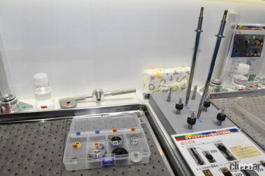 JMS_KAYABAブースのショック組み立て