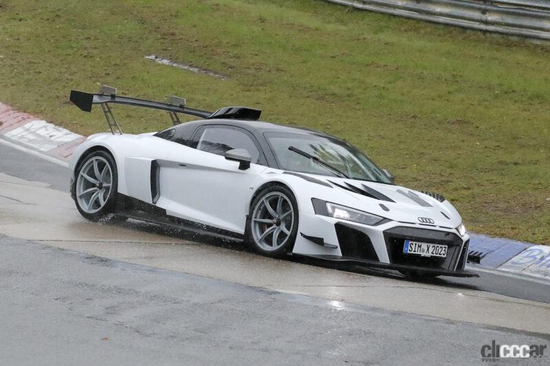 「公道もOK！ アウディ「R8」最強のファイナルモデルは1億円超え!? 開発車両が雨中のニュル爆走」の4枚目の画像