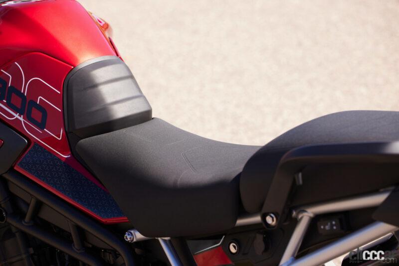「トライアンフの冒険バイク「タイガー900」シリーズに2024年モデル登場。3気筒エンジンを改良し108PSへパワーアップ」の8枚目の画像
