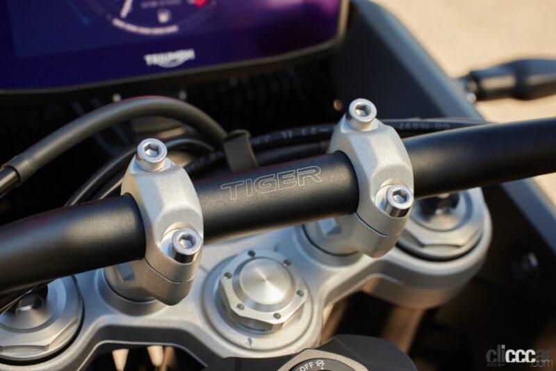 「トライアンフの冒険バイク「タイガー900」シリーズに2024年モデル登場。3気筒エンジンを改良し108PSへパワーアップ」の9枚目の画像