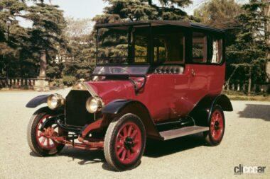 1919年に生産された国産初の量産乗用車・三菱A型（レプリカ）。すべて手作りの国産品で作られた7人乗りガソリン乗用車