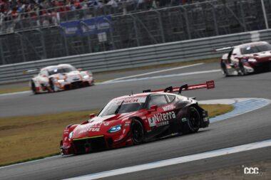 序盤に引き離しにかかるNiterra MOTUL Z