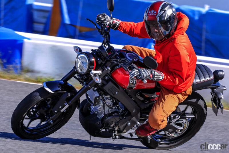 「ヤマハ新型「XSR125」は、自在に操れる走りが「遊び心」をくすぐるバイク。ネオレトロな原付二種スポーツに乗ってみた」の5枚目の画像