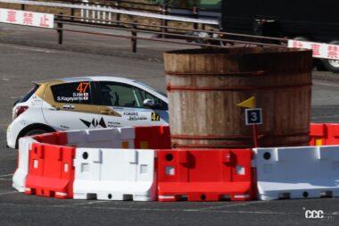 岡崎名物八兆味噌の樽がパイロン代わり