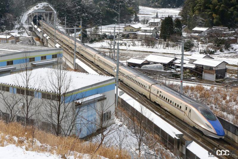 「北陸新幹線と在来線特急の敦賀駅•上下乗り換えを体験してみた」の2枚目の画像