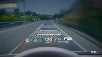 ポルシェ・マカンEV、トリプルスクリーン＆ARディスプレイを先行公開。登場は2024年初!? - 2025-Porsche-Macan-EV-interior-00005