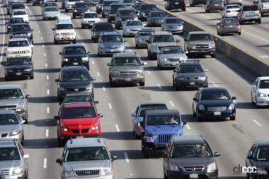 渋滞しているロサンゼルスのフリーウェイのイメージ(引用：PhtoAC)