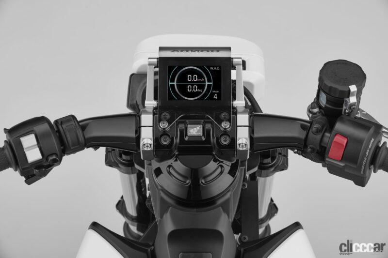 「ホンダの自立できる2輪車「ライディングアシスト」がCES 2017で3つの賞に輝く【今日は何の日？1月9日】」の3枚目の画像