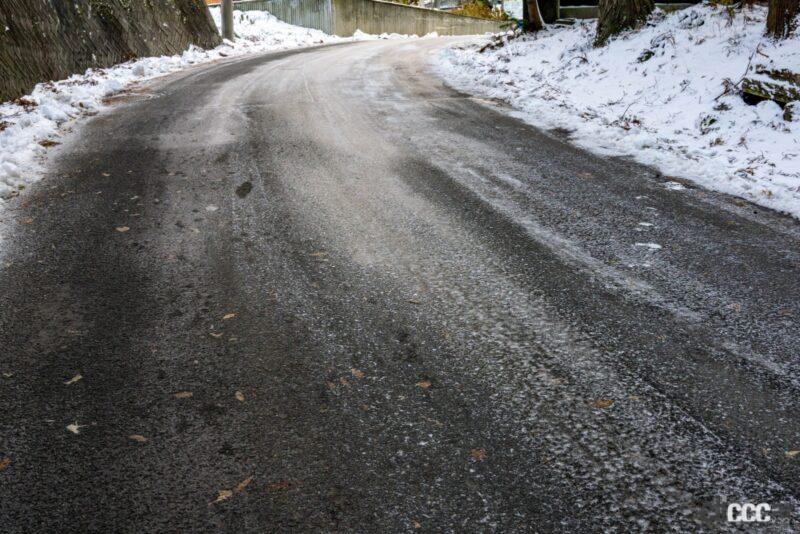「雪道の危険度ランキング！ 都心部で注意したい路面状態とトラブル3選」の4枚目の画像