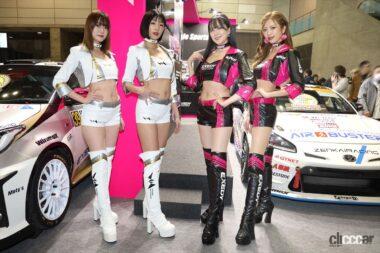 EXEDYブースのモデルコンパニオン