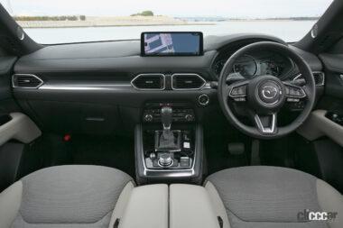 cx-8の内装02