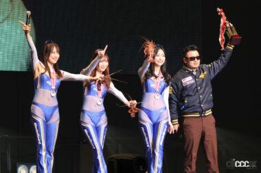 何故か伊勢海老も登場したコス部門グランプリの授賞式