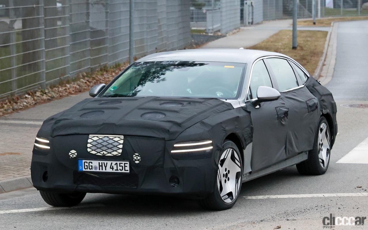 韓国・ジェネシスがEV版「GV80」を大幅改良へ！ 27インチの巨大OLED