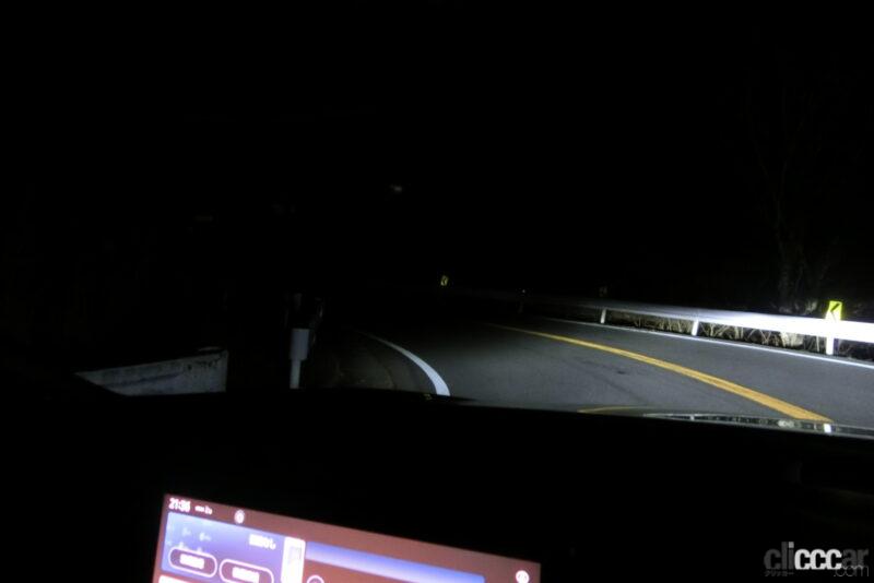 「4代めエクストレイルのアダプティブLEDヘッドライトシステムシステムは精度高く使いやすいぞ！【新車リアル試乗 10-6　日産エクストレイル　ライト編】」の44枚目の画像