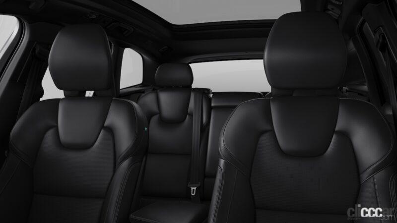 「全身黒ずくめのボルボ「XC60 リチャージ アルティメットT6 AWD プラグインハイブリッド ブラックエディション」が発売」の4枚目の画像