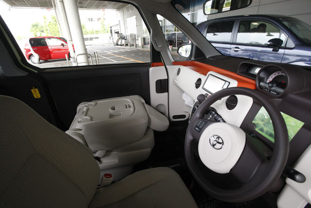 ポルテ車内8 画像 新型トヨタ ポルテとスペイドは家族のカーライフを楽しくさせてくれる車です Clicccar Com