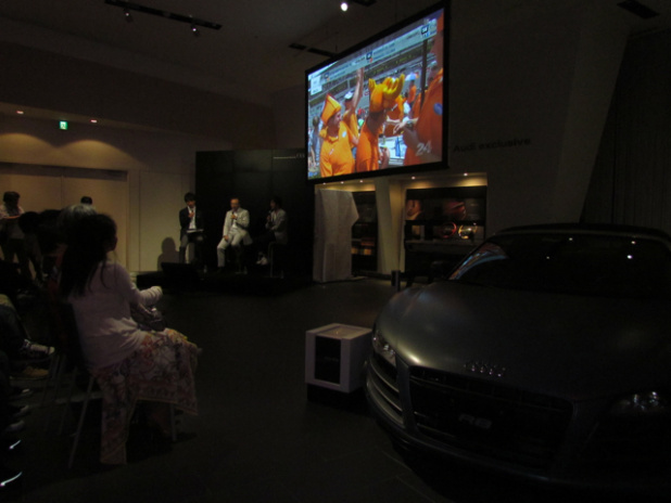 「日曜の夜ってのに人が集まってます【ルマンパブリックビューング/Audi】」の5枚目の画像