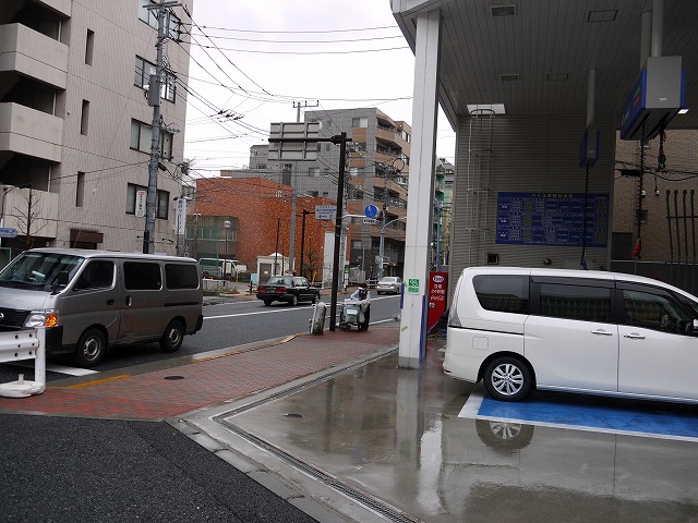 「都内ガソリンの需要と供給は安定してきたようです【東北関東大震災】 #jishin」の2枚目の画像