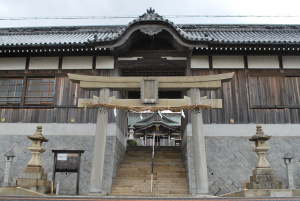石屋（いわや）神社