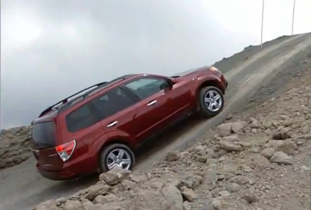 「登れない4駆？フルタイム4WD車の登坂能力を比較しちゃう動画。」の1枚目の画像