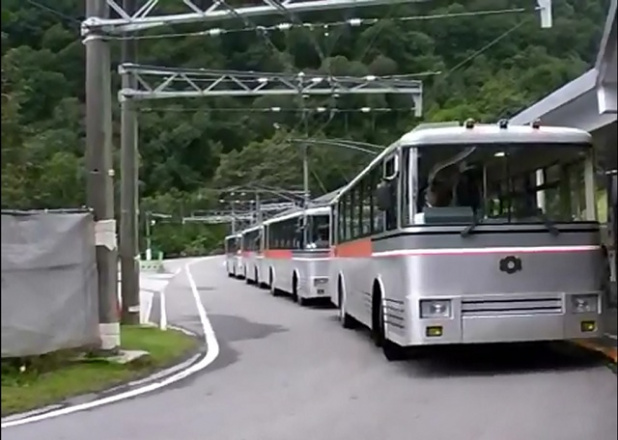 「【動画】大型2種免許だけで運転できないバス!?【ゆとりーとライン】」の2枚目の画像