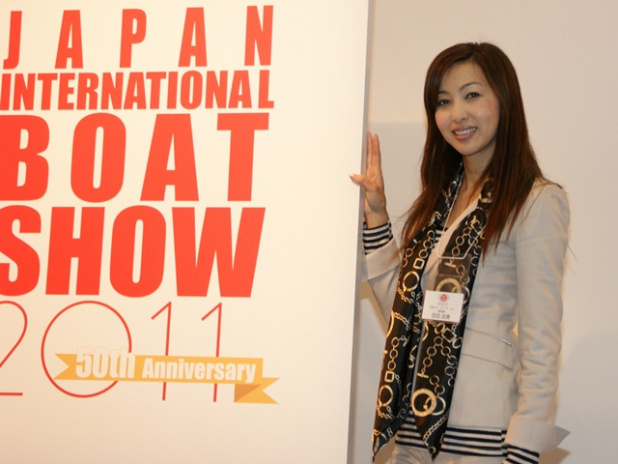 「吉田由美さんのパンツルックは相変わらずステキでした【ジャパンインターナショナルボートショー2011】」の3枚目の画像