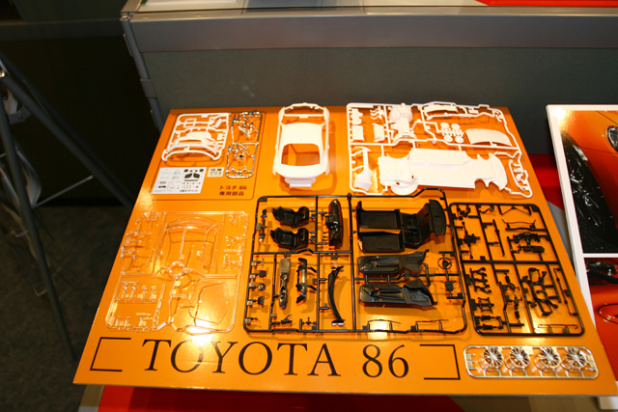 「タミヤのトヨタ86は6月2日発売。充実のキットに注目です【第51回静岡ホビーショー】」の2枚目の画像