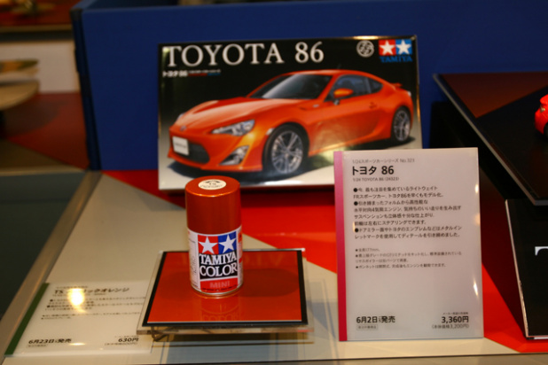 「タミヤのトヨタ86は6月2日発売。充実のキットに注目です【第51回静岡ホビーショー】」の3枚目の画像